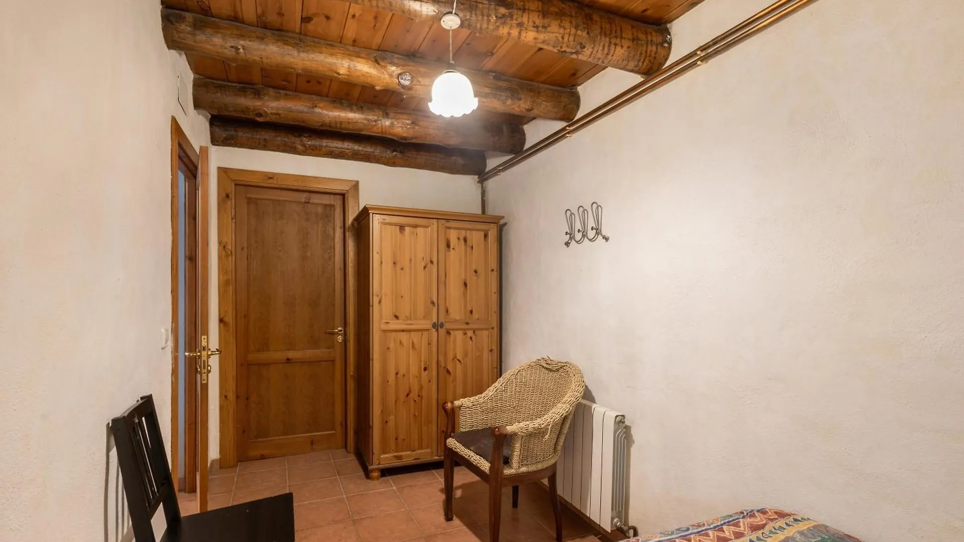 Country house Cal Contra Guest House Gelida